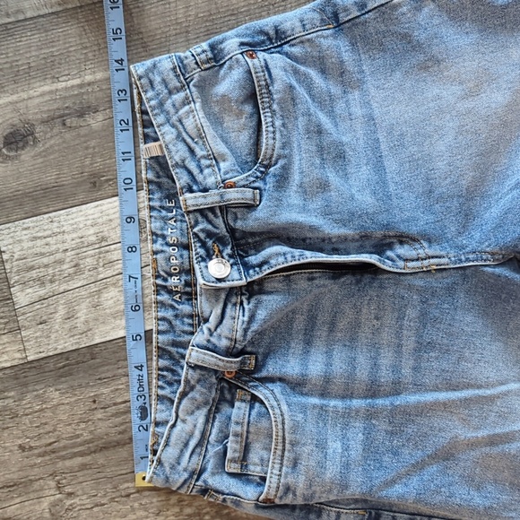 Mom Jeans - Picture 5 of 8